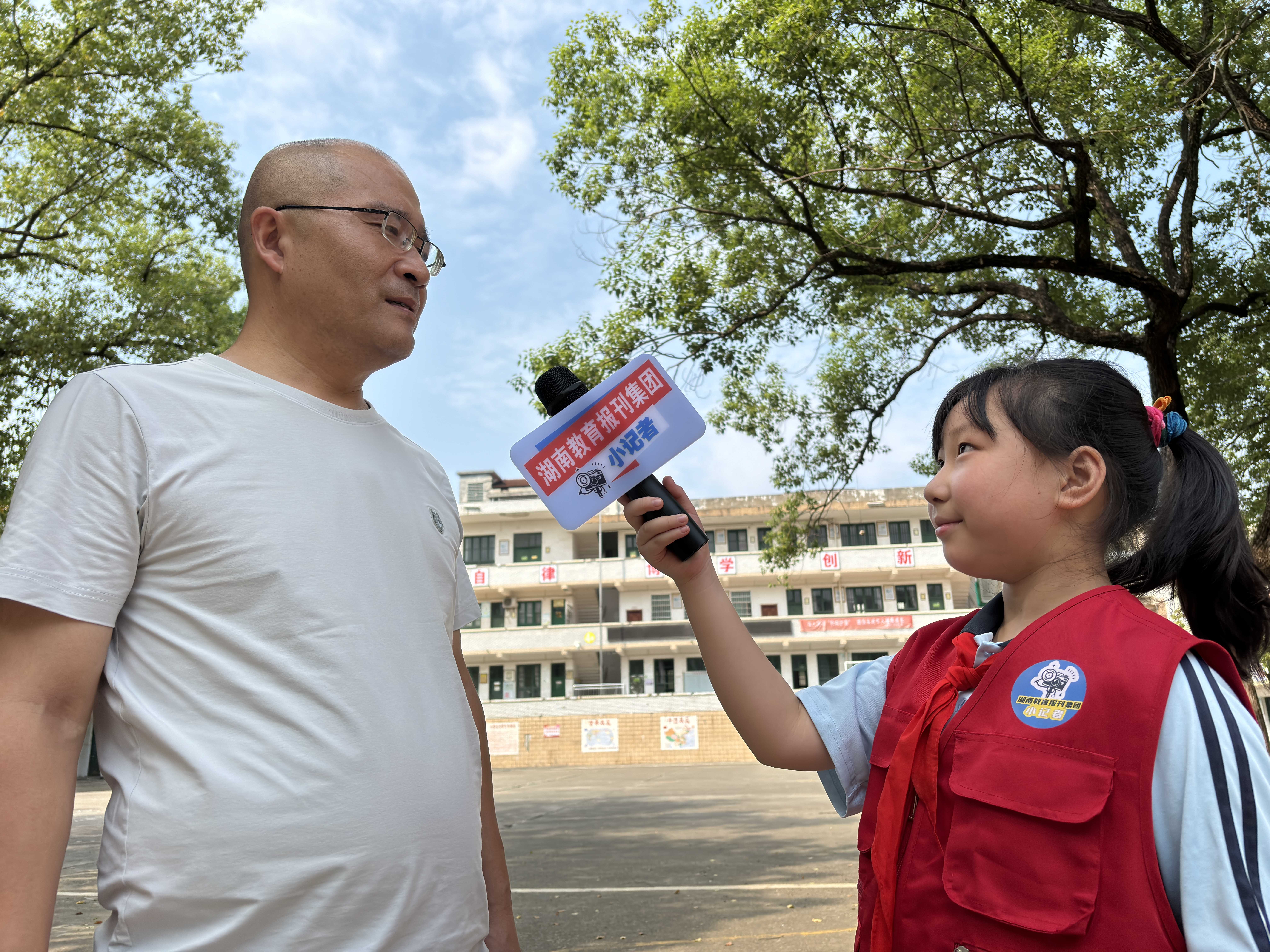 采访罗树泽书记 (2).jpg